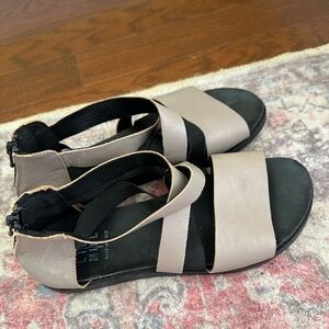 Lilimill gray leather crossover sandals made in Italy size 38 7.5
